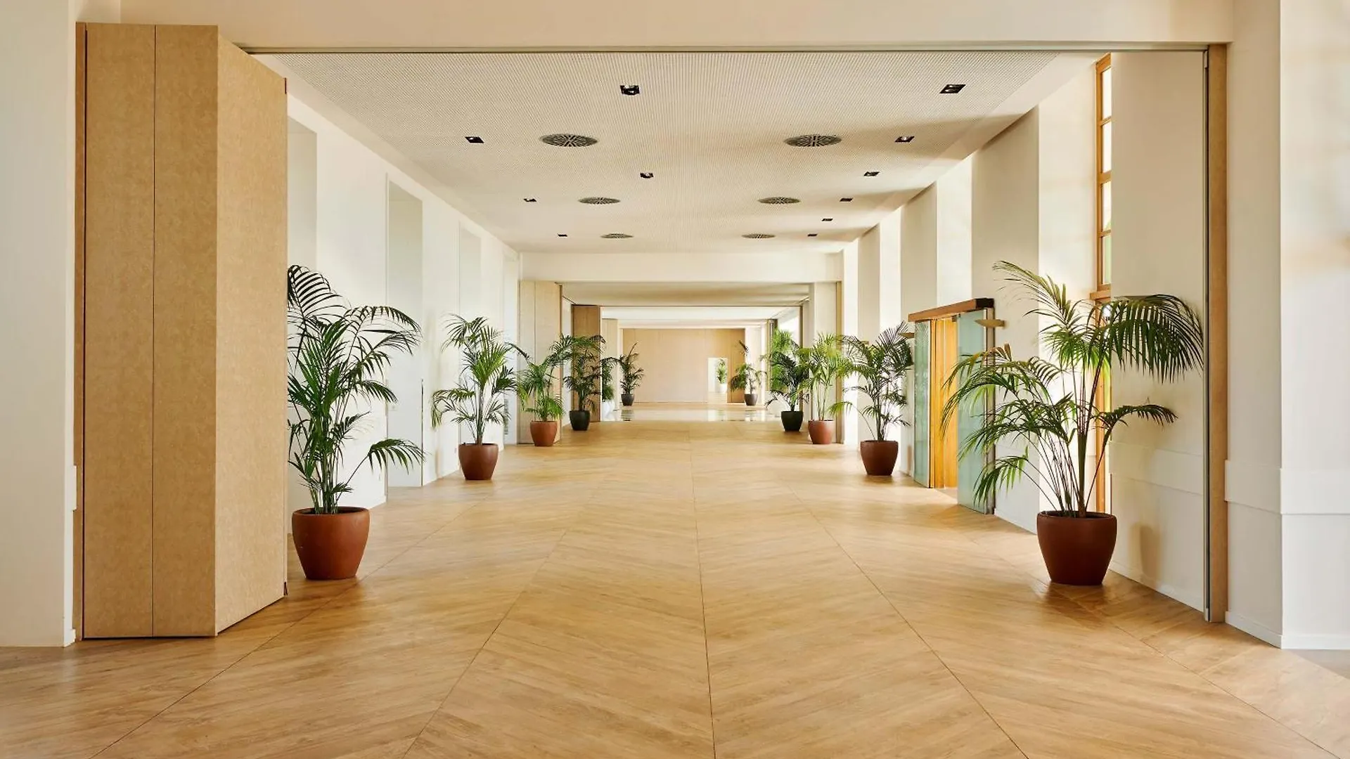 Le Meridien Ra Beach Hotel And Spa El Vendrell 5*,  España