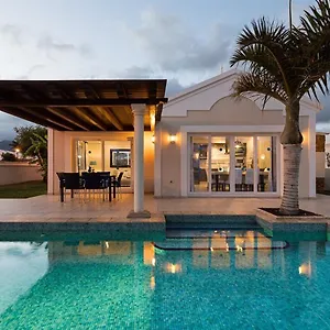 https://alondra-villas-y-suites.in-canary-islands.com